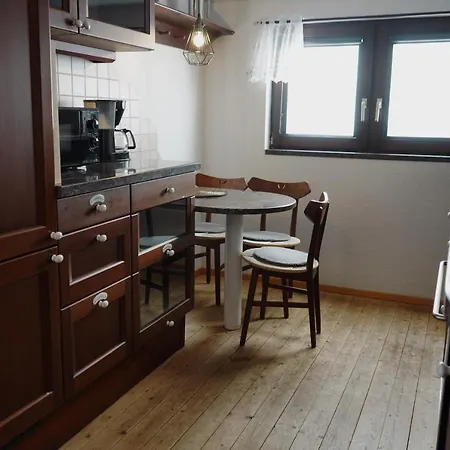 Unique: Geraeumig - Bhf-nah - Parkplatz - Netflix Apartment *