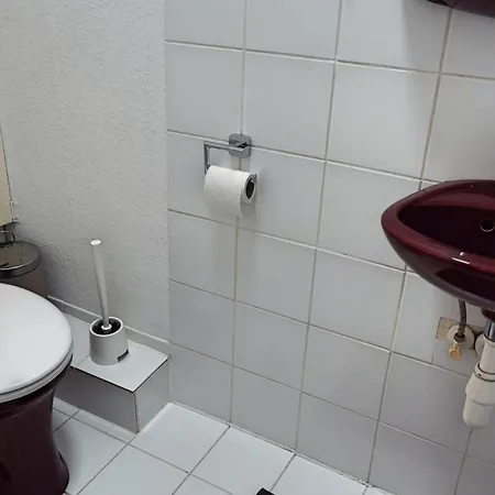 Unique: Geraeumig - Bhf-nah - Parkplatz - Netflix * Bremen