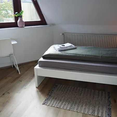 Unique: Geraeumig - Bhf-nah - Parkplatz - Netflix Apartment *