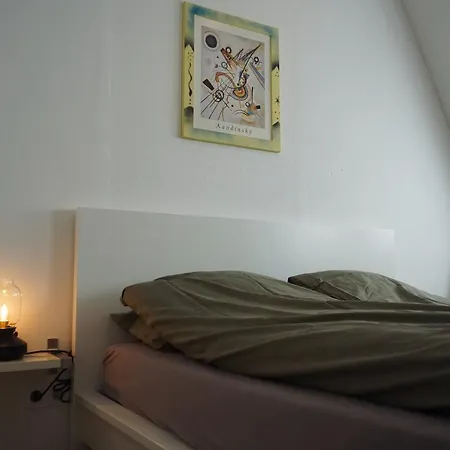 Unique: Geraeumig - Bhf-nah - Parkplatz - Netflix *